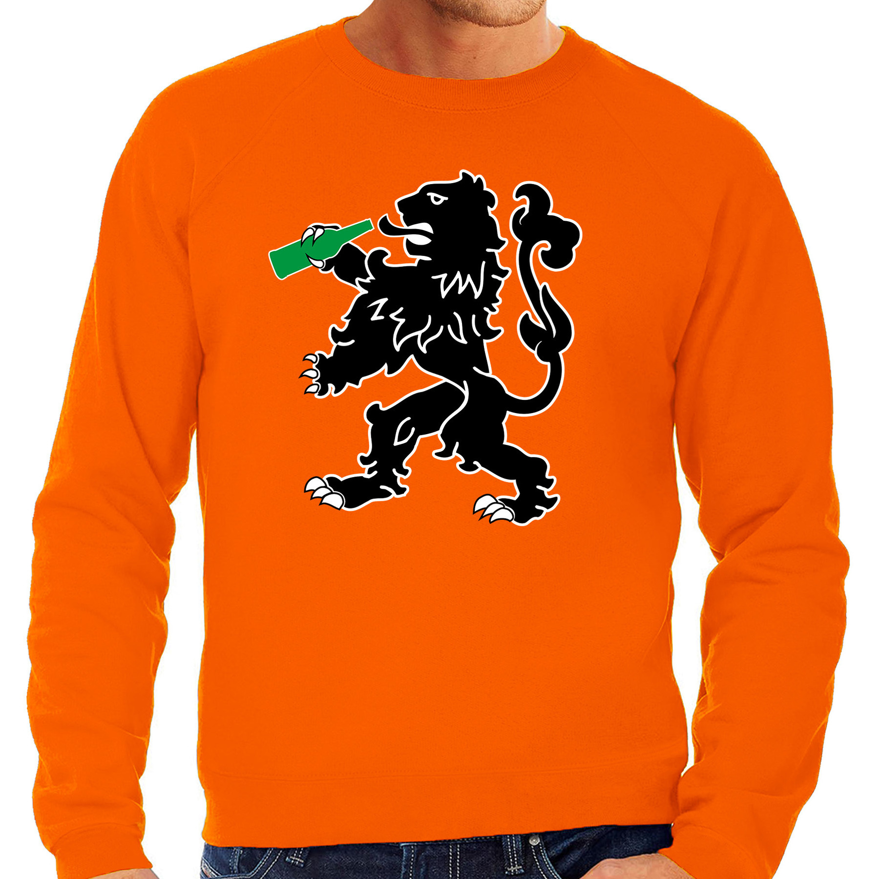 Grote maten drinkende leeuw koningsdag sweater oranje voor heren. deze oranje plus size trui is bedrukt met ...