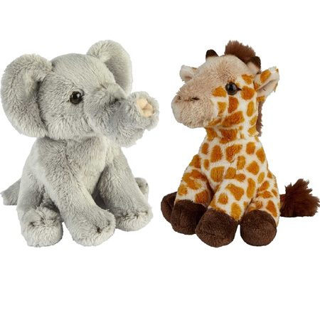 Safari animals serie soft toys 2x - Elephant and Spotted Giraffe 15 cm